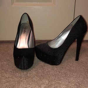 Black heels - worn once, like new